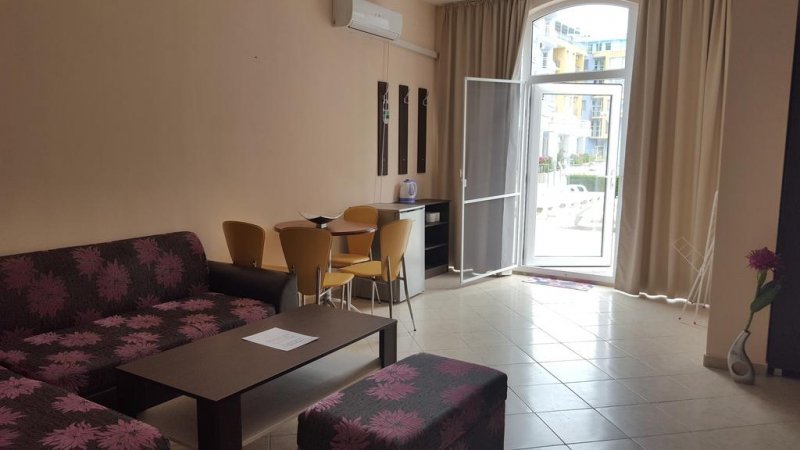 Роуз Гардън Омакс Апартаменти - Снимка 2