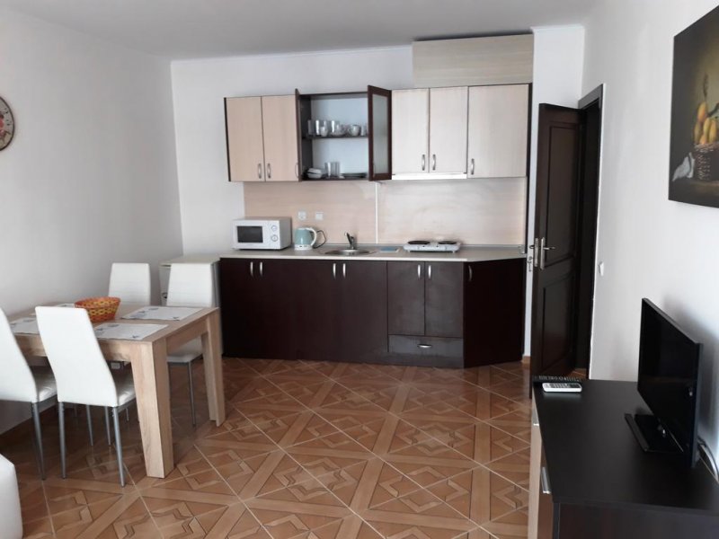 Апарткомплекс Света Елена - Снимка 2