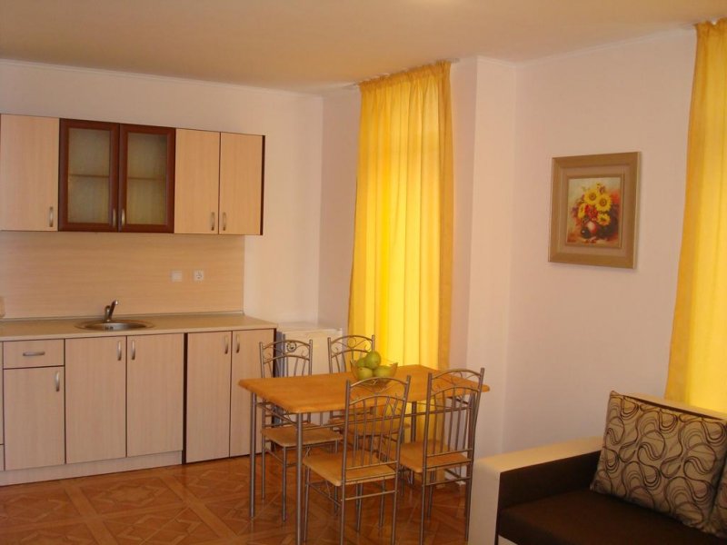 Апарткомплекс Света Елена - Снимка 3