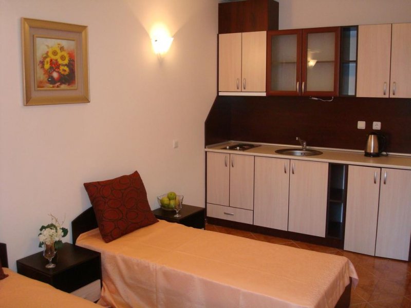 Апарткомплекс Света Елена - Снимка 8