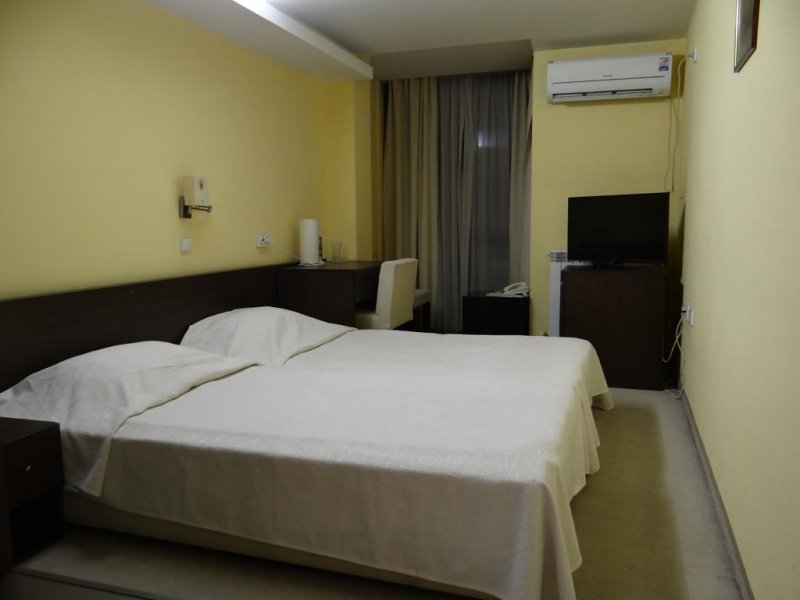 Хотел Елица - Снимка 11