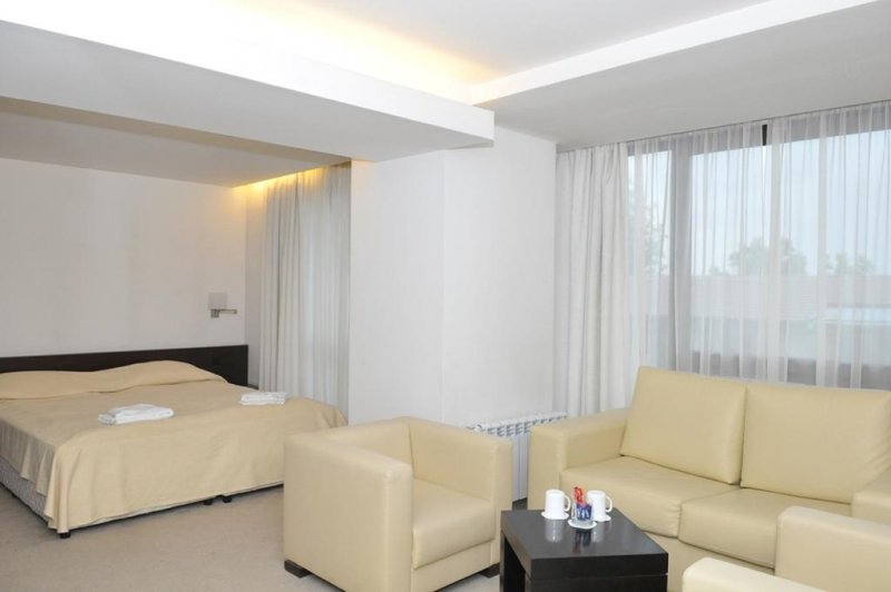 Хотел Елица - Снимка 10