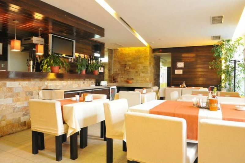 Хотел Елица - Снимка 2