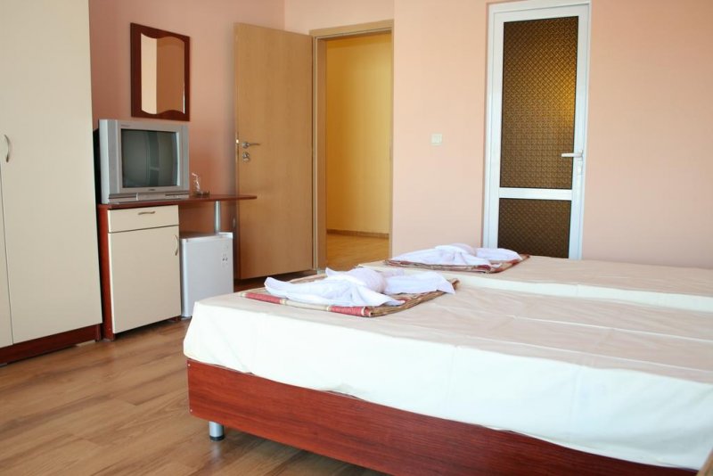 Хотел АТМ Хавай Лозенец - Снимка 3