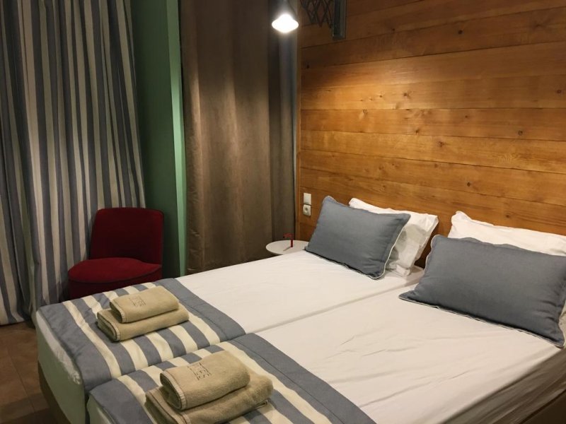 Ikies Luxury Apartments - Снимка 3