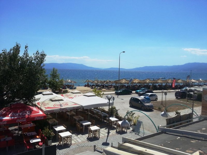 Ikies Luxury Apartments - Снимка 1