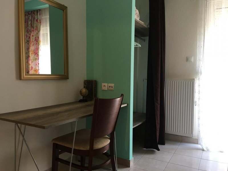 Ikies Luxury Apartments - Снимка 2