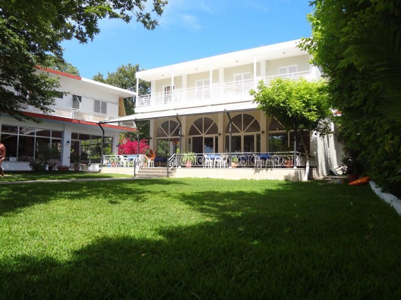 Avra Beach Hotel - Снимка 3