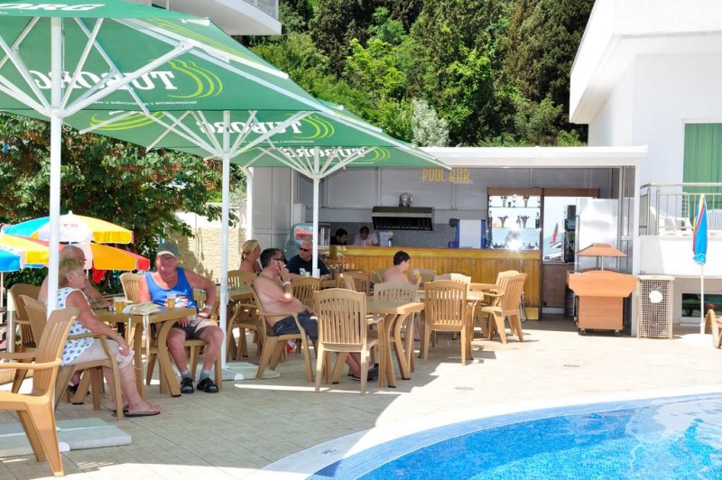 Хотел Гларус - Снимка 9