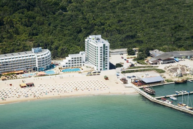 Хотел Гларус - Снимка 10