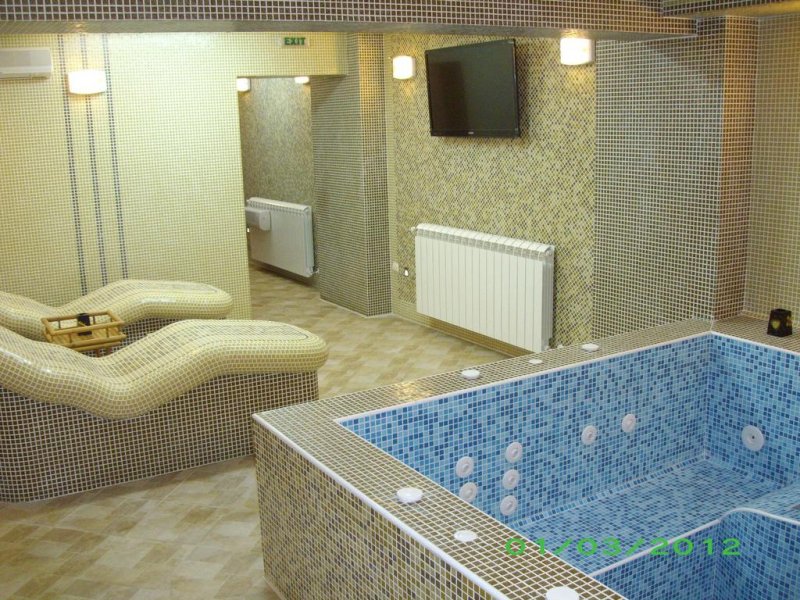 Хотелски комплекс Heat - Снимка 1