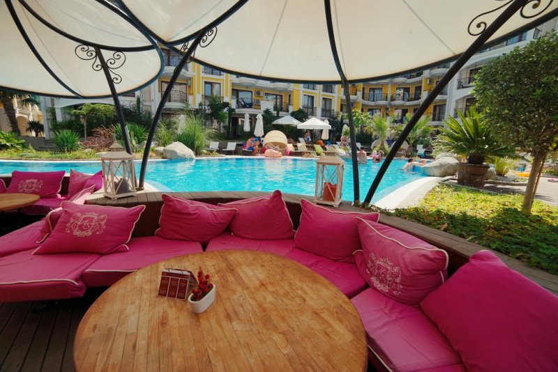 Апарткомплекс Хармони Суитс - Монте Карло - Снимка 2