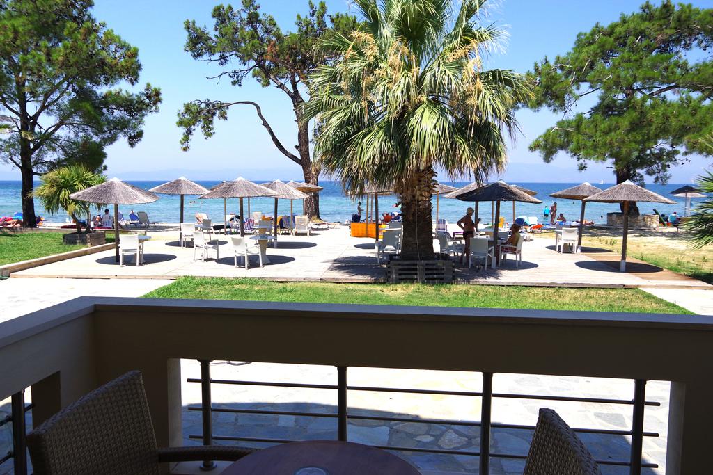 Лято 2020 на самия плаж в Скала-Рахониу, о. Тасос! Нощувка на човек в супериор стая със закуска и вечеря + частен плаж и басейн от хотел Rachoni Bay Resort - Снимка 33