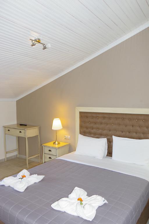Лято 2020 на самия плаж в Скала-Рахониу, о. Тасос! Нощувка на човек в супериор стая със закуска и вечеря + частен плаж и басейн от хотел Rachoni Bay Resort - Снимка 14