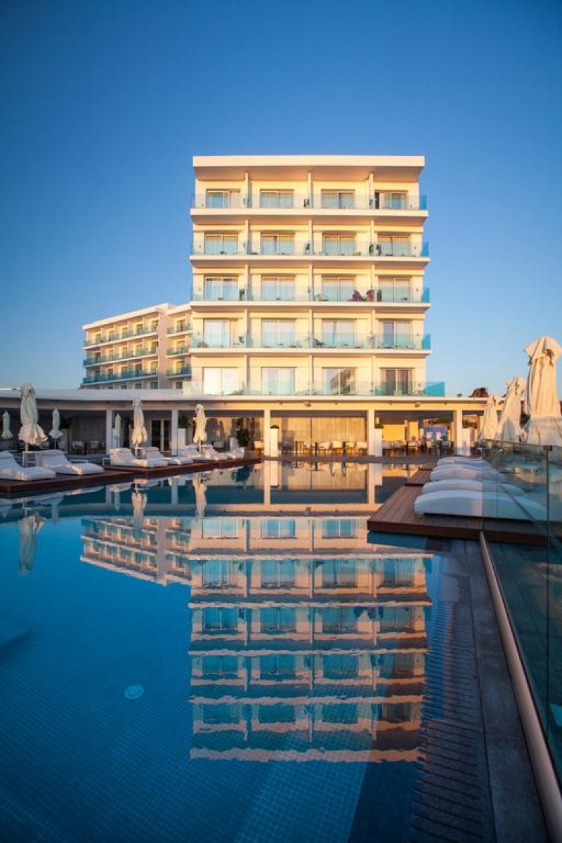 The Blue Ivy Hotel and Suites - Снимка 3