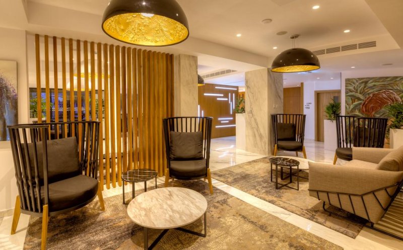 The Blue Ivy Hotel and Suites - Снимка 10