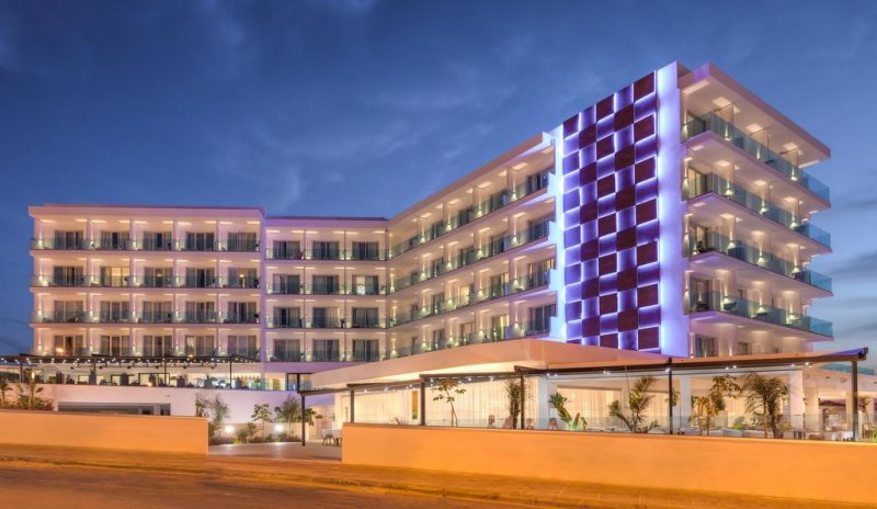 The Blue Ivy Hotel and Suites - Снимка 11