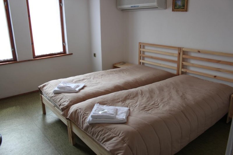 Къща за гости Крис - Снимка 2