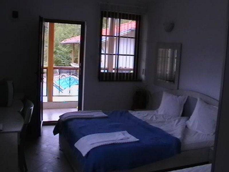 Къща за гости Бакхус - Снимка 1