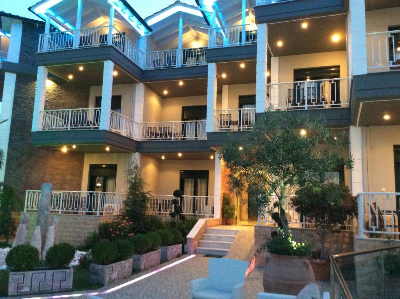 Villa Paradise Hotel - Снимка 0