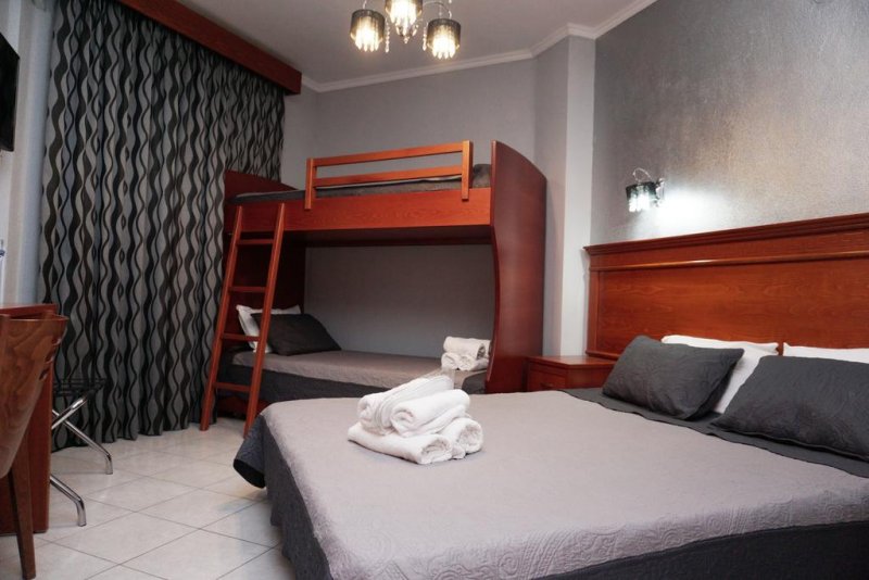 Villa Paradise Hotel - Снимка 2