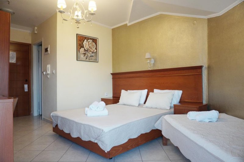 Villa Paradise Hotel - Снимка 3