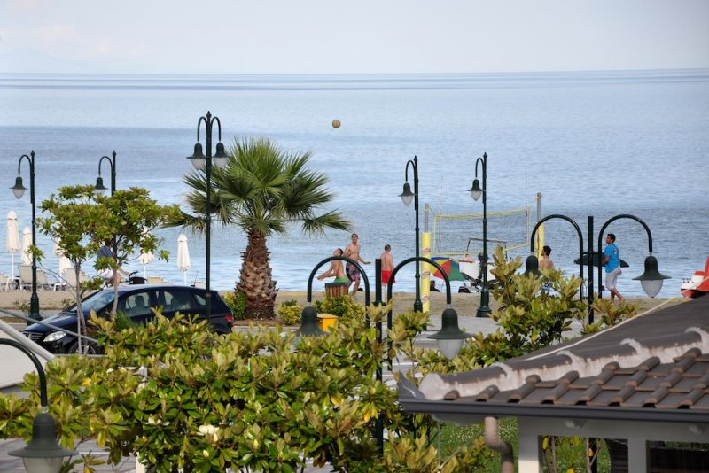 Villa Paradise Hotel - Снимка 9