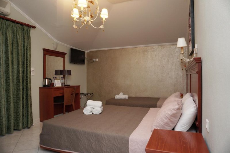 Villa Paradise Hotel - Снимка 2