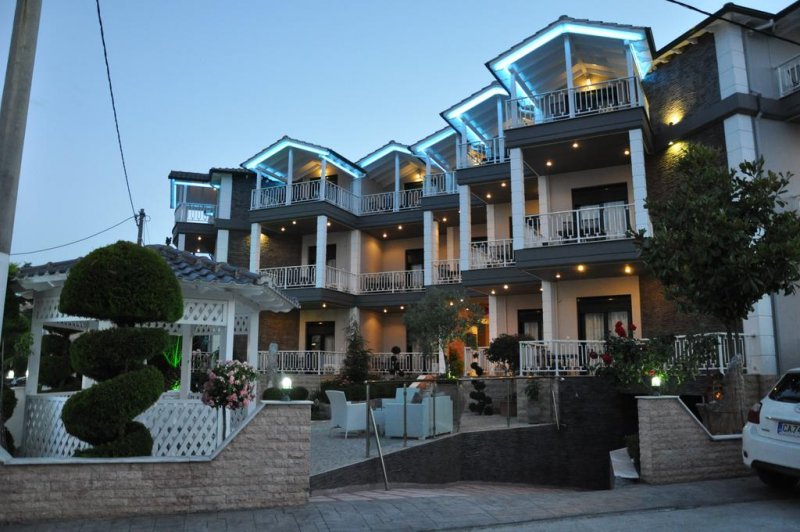 Villa Paradise Hotel - Снимка 2