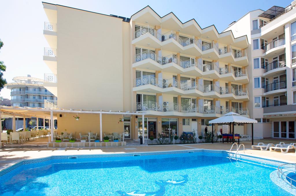 4 или 7 нощувки на човек със закуски + басейн в хотел Карлово, Слънчев бряг - Снимка 1