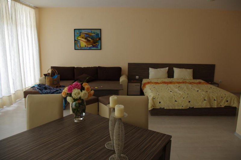 Апартхотел Роуз Гардън - Снимка 2