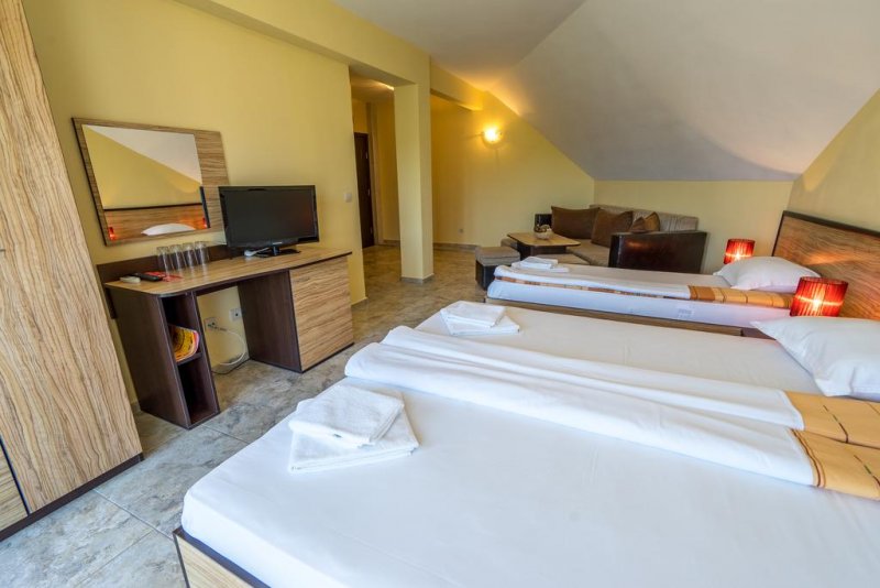 Хотел Луксор - Снимка 3