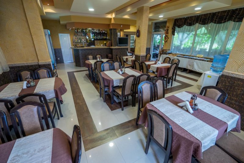 Хотел Луксор - Снимка 10