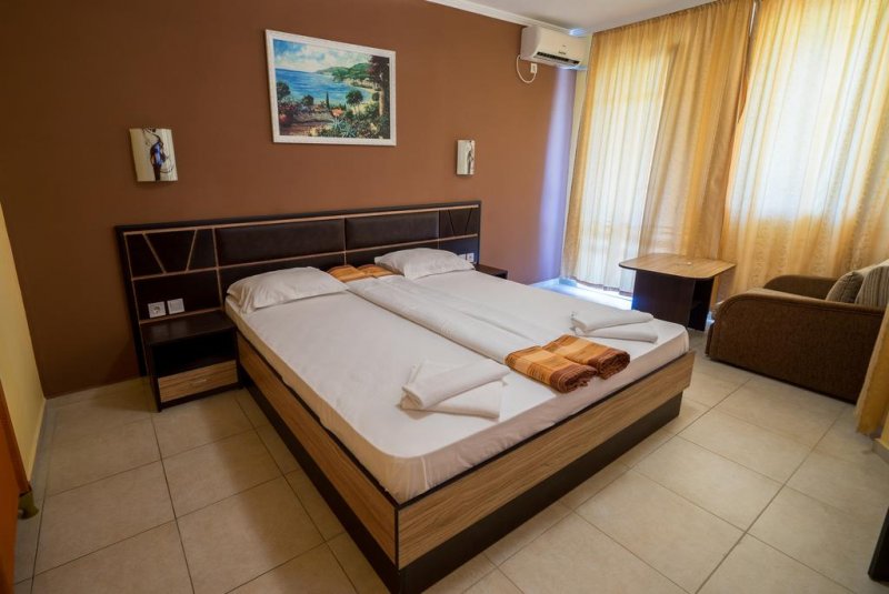 Хотел Луксор - Снимка 11