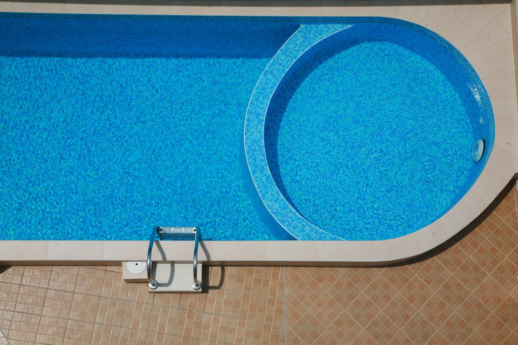 Лято на 50м. от плажа. 7 нощувки, закуски, обеди и вечери на човек + басейн в хотел Луксор, Лозенец - Снимка 7