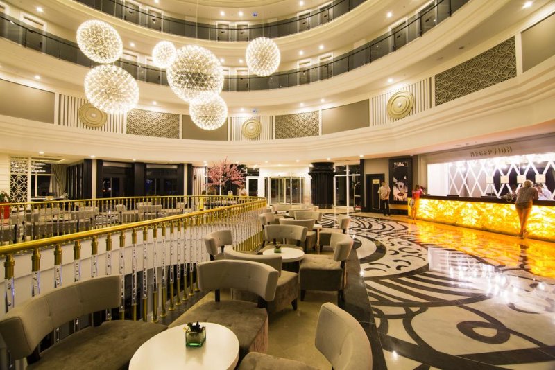 Port River Hotel & Spa - Снимка 3