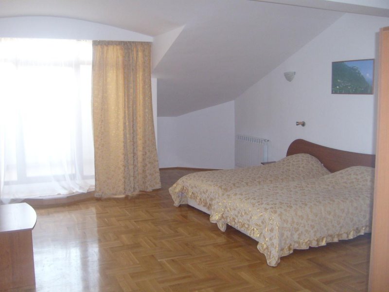 Шато Уинди Хилс - Снимка 3