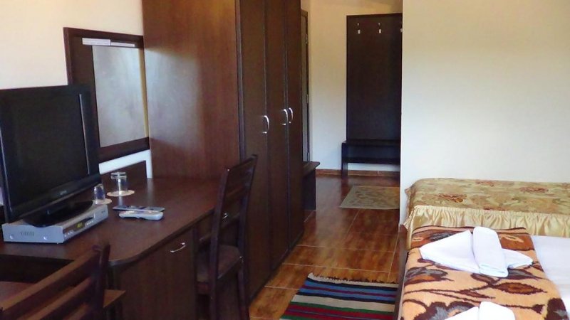 Семеен хотел Медвен - 1 - Снимка 1