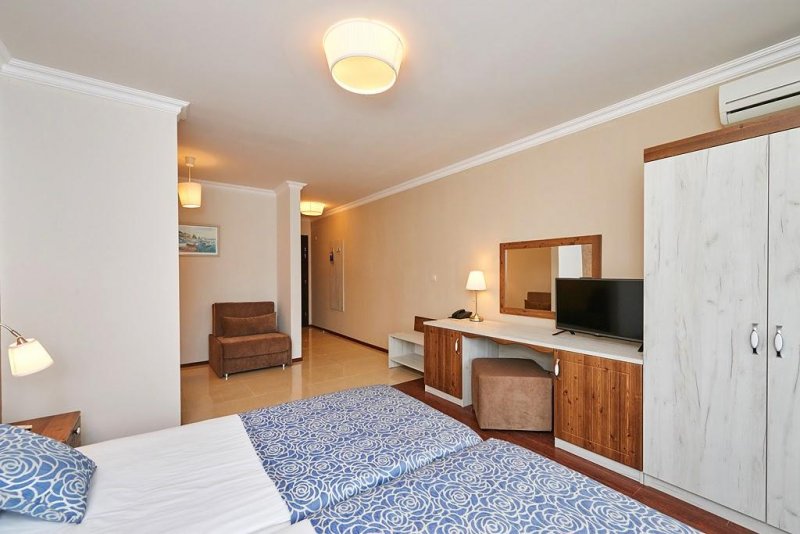 Апарт хотел Пенелопе Палас - Снимка 1