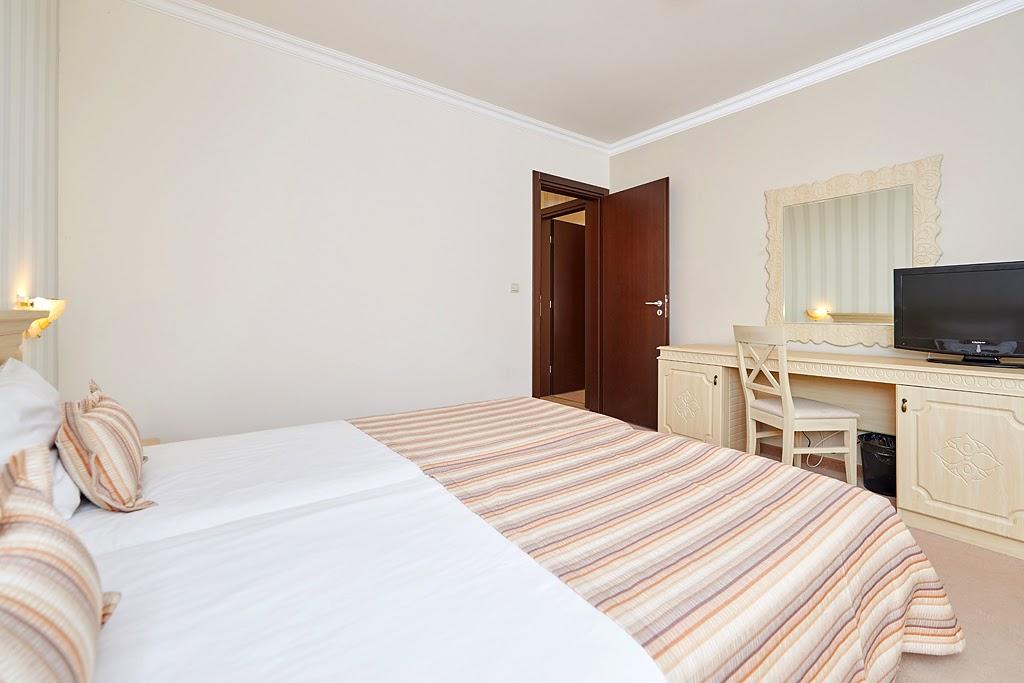 Делник в Поморие! 3 нощувки на човек със закуски и ползване на термална зона, от Апарт хотел Пенелопа Палас**** - Снимка 2