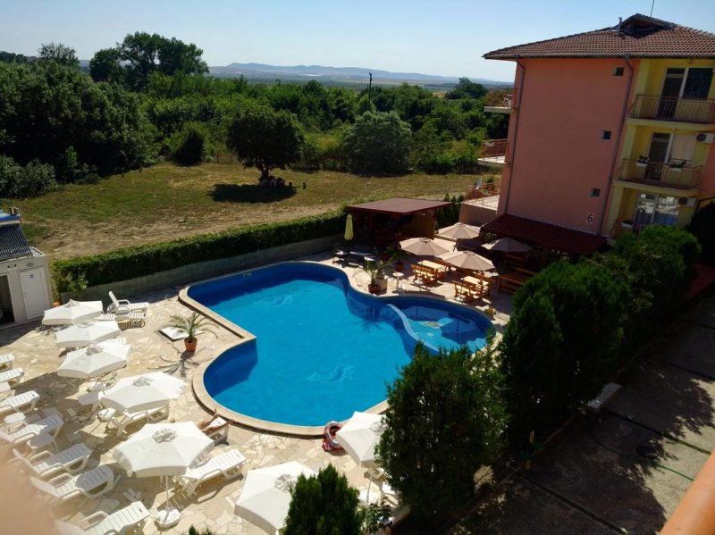 Комплекс Петрови къщи - Снимка 10