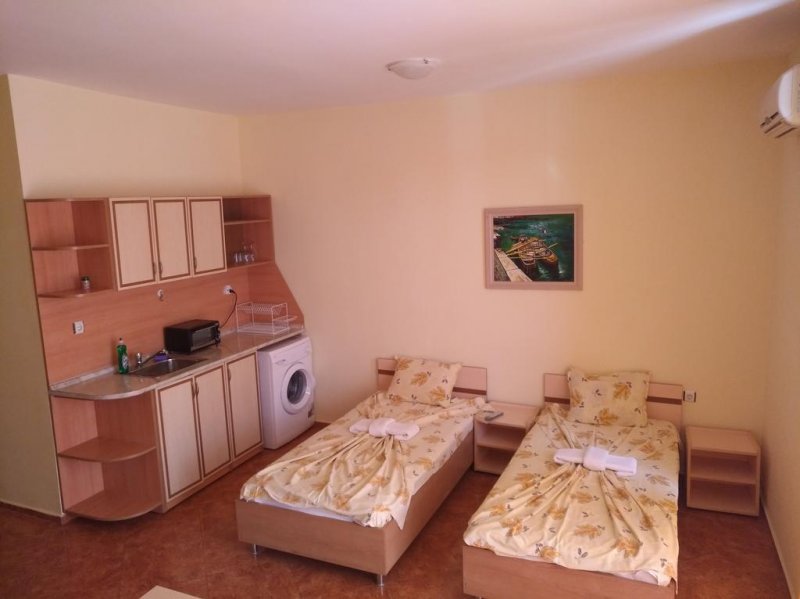 Комплекс Петрови къщи - Снимка 1