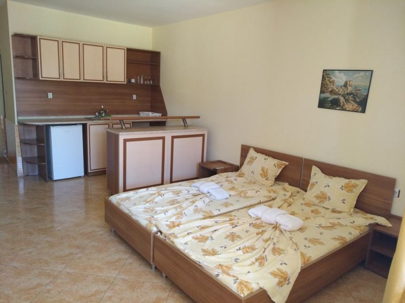 Комплекс Петрови къщи - Снимка 3