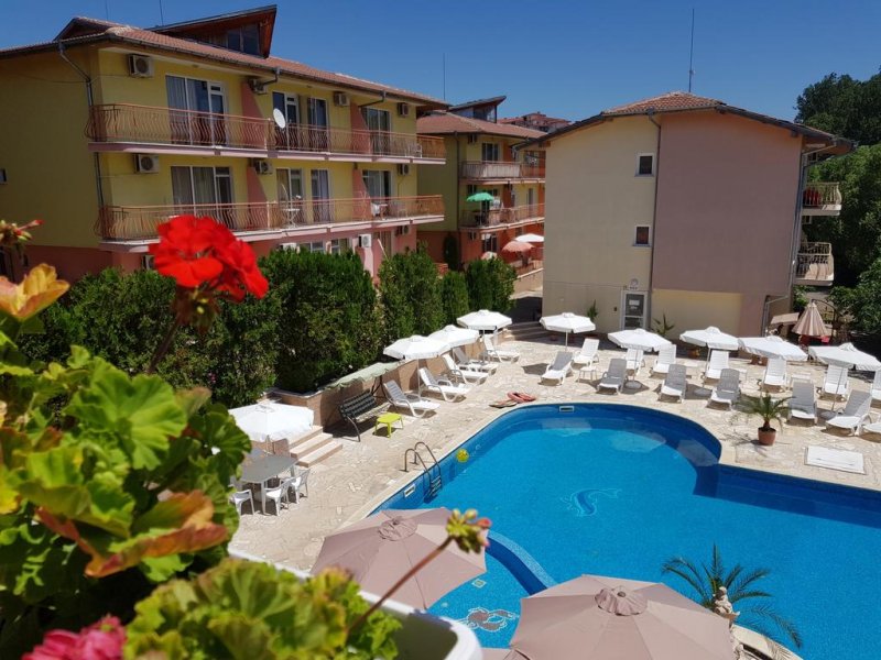 Комплекс Петрови къщи - Снимка 7