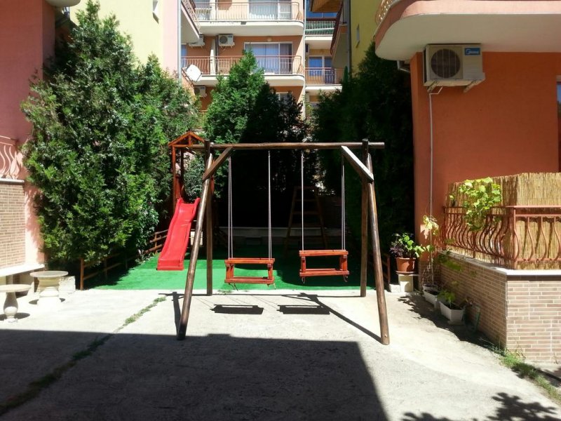 Комплекс Петрови къщи - Снимка 2