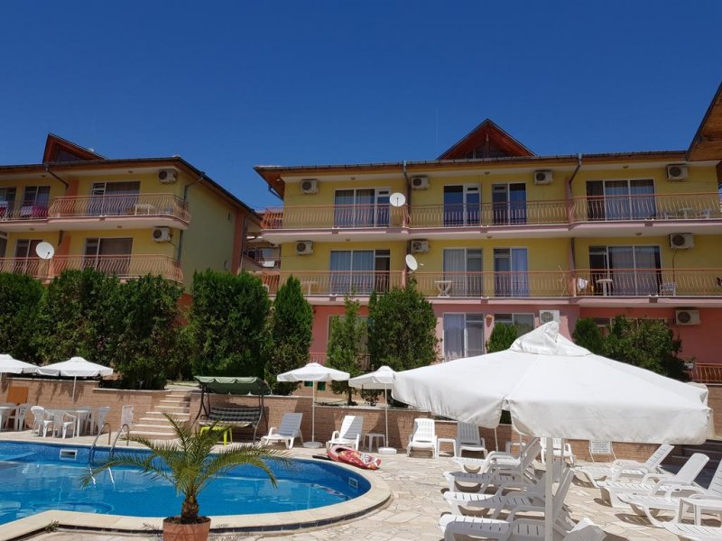 Комплекс Петрови къщи - Снимка 7