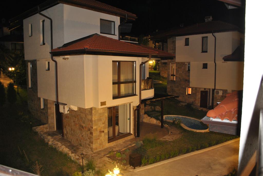 Нощувка за до 4 човека в напълно оборудвана вила + басейн във вилно селище Bay View Villas, с. Кошарица - Снимка 22
