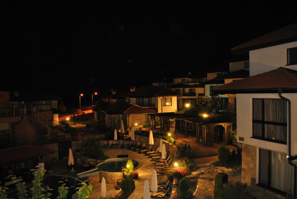 Нощувка за до 4 човека в напълно оборудвана вила + басейн във вилно селище Bay View Villas, с. Кошарица - Снимка 15