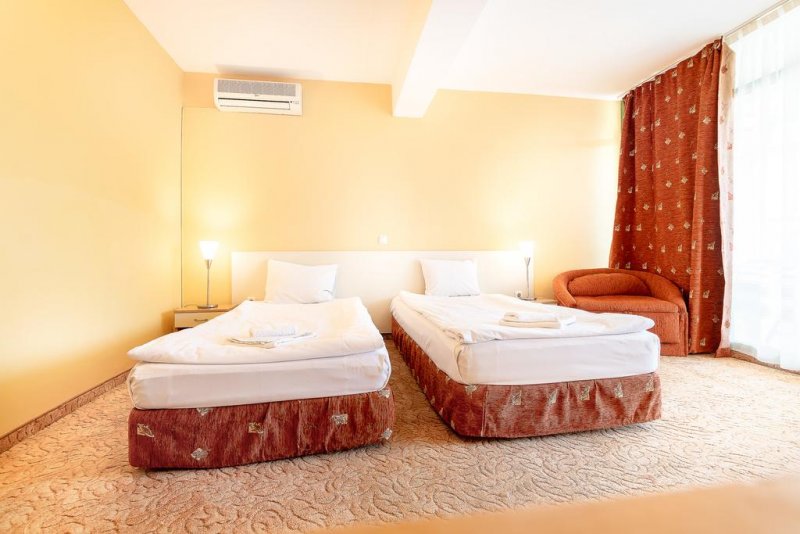 Хотел Джули - Снимка 9