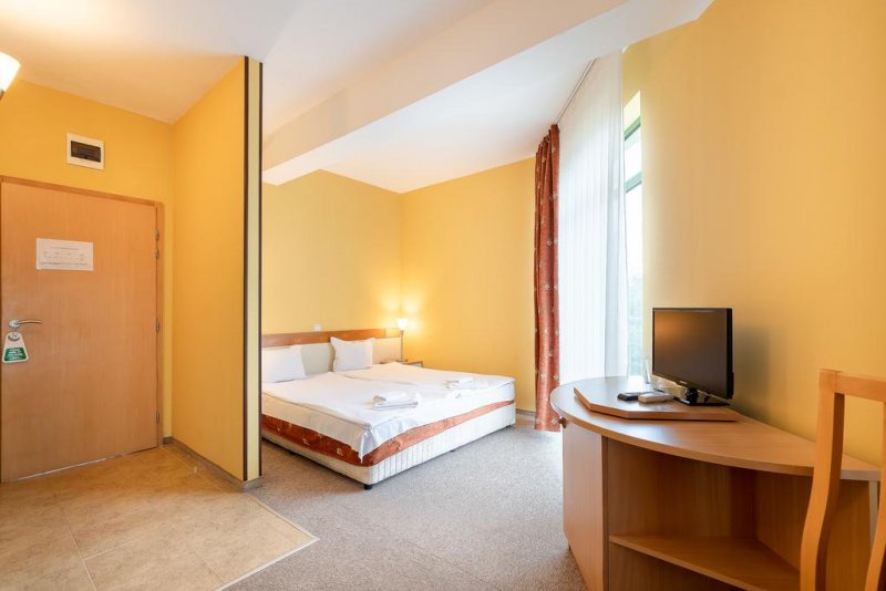 Хотел Джули - Снимка 10